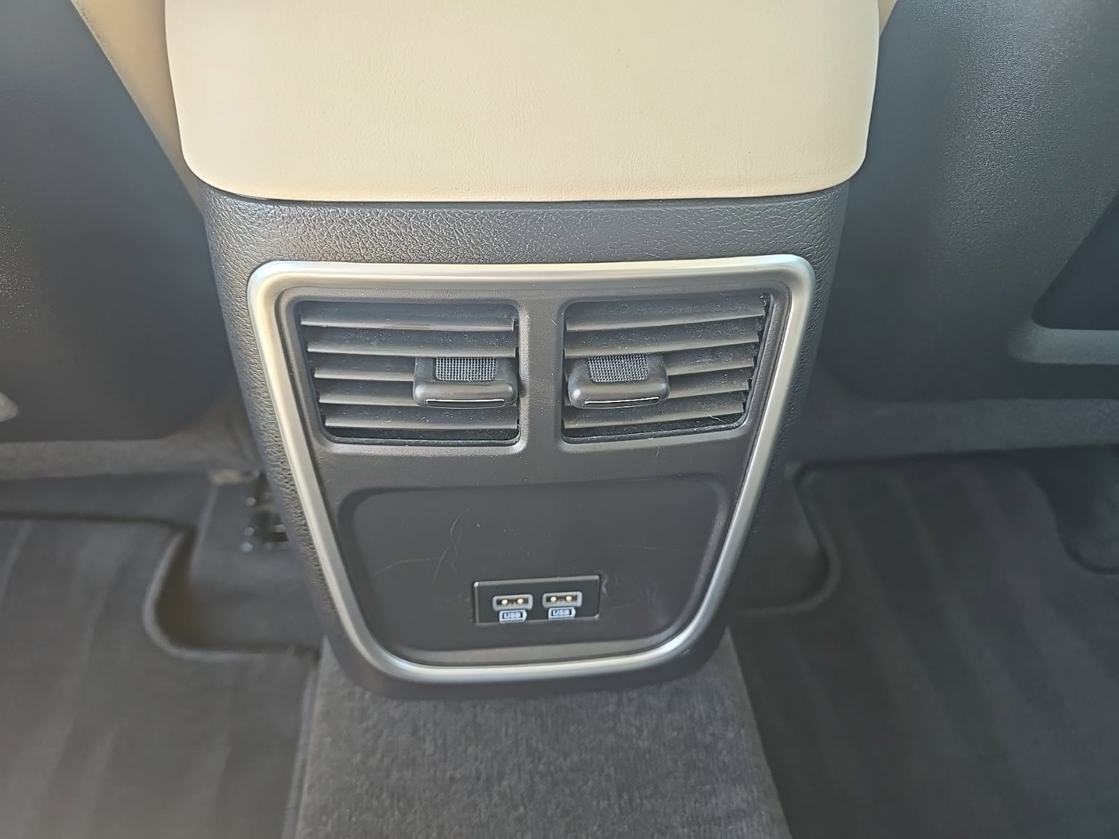 Used 2015 Chrysler 300 Limited RWD image 15
