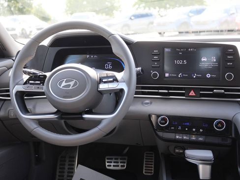 Used 2026 Hyundai Elantra Sport FWD image 23