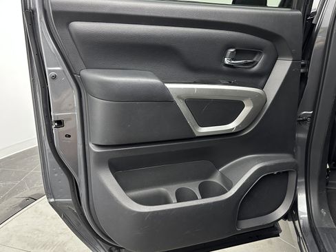 Used 2023 Nissan Titan SV image 25