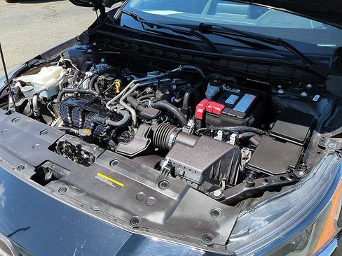 Used 2024 Nissan Altima 2.5 SV FWD image 38