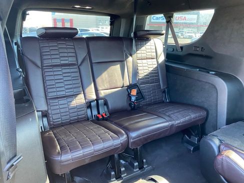 Used 2021 Cadillac Escalade ESV Sport Platinum image 7