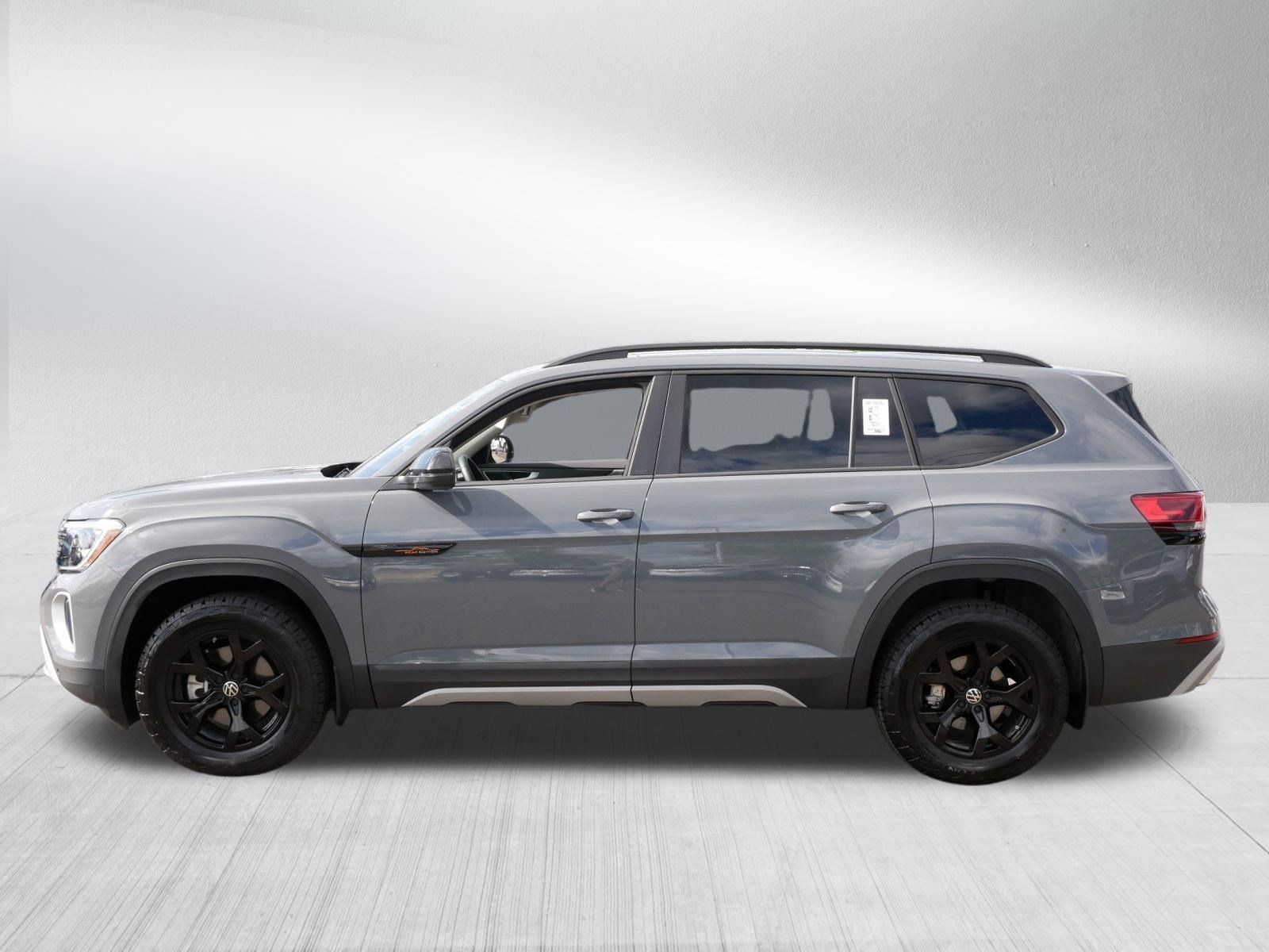 Certified 2026 Volkswagen Atlas Peak Edition AWD/4WD image 6