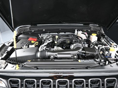Used 2025 Jeep Gladiator Sport AWD/4WD image 27