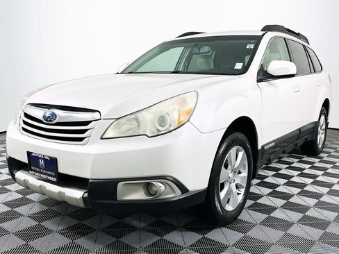 Used 2010 Subaru Outback 3.6R Limited AWD/4WD image 3