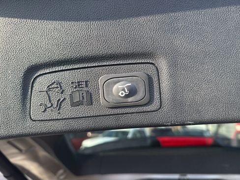 Used 2017 Lincoln MKC Premiere image 18