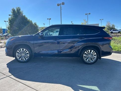 Used 2026 Toyota Highlander Platinum AWD/4WD image 4