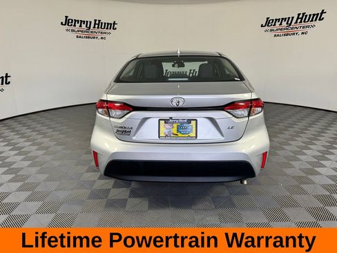 Used 2025 Toyota Corolla LE image 8