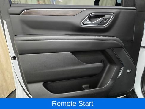 Used 2022 Chevrolet Tahoe Z71 w/ Z71 Off-Road Package AWD/4WD image 14