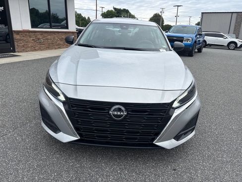 Used 2024 Nissan Altima 2.5 S FWD image 10