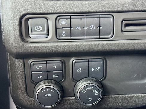 Used 2024 Chevrolet Suburban LT AWD/4WD image 10