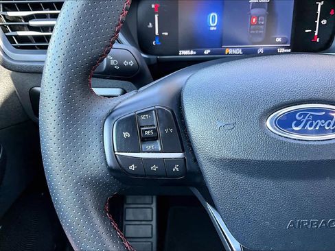 Used 2025 Ford Escape ST-Line image 24