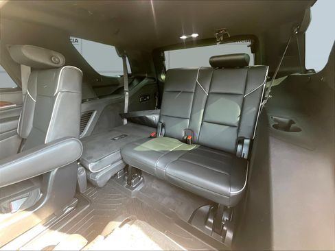 Used 2023 Cadillac Escalade Premium Luxury AWD/4WD image 21