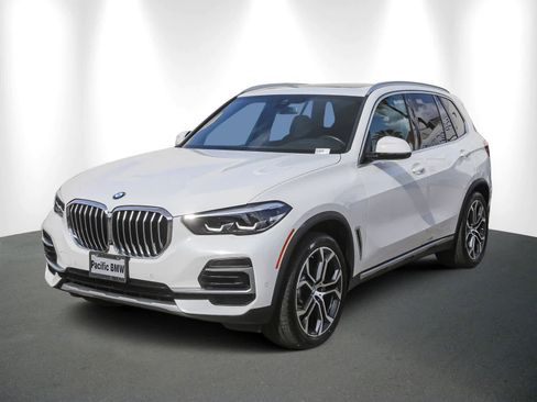 Certified 2023 BMW X5 sDrive40i w/ Parking Assistance Package image 3