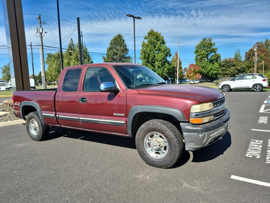 Used 2001 Chevrolet Silverado 2500 LS w/ Firm Ride Suspension Pkg AWD/4WD image 4