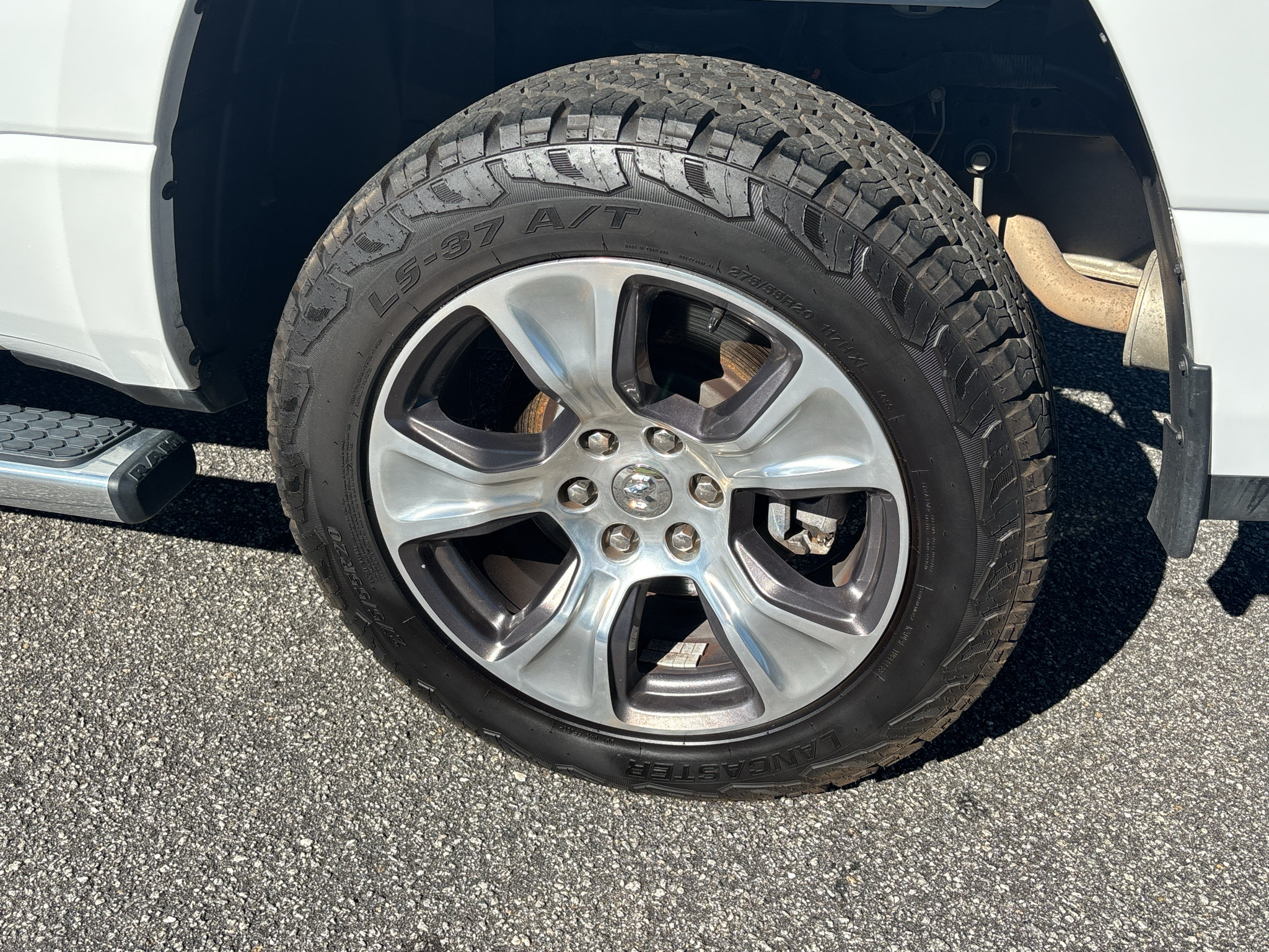 Used 2023 RAM 1500 Laramie AWD/4WD image 28
