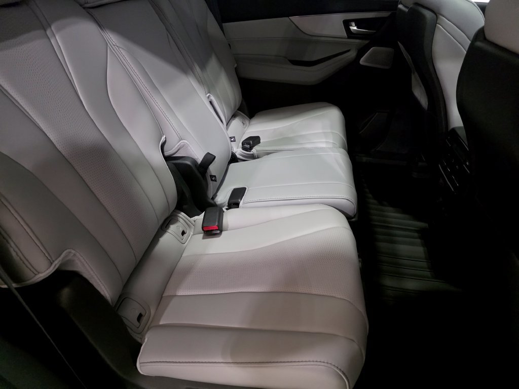 Used 2026 Acura MDX w/ Technology Package AWD/4WD image 10