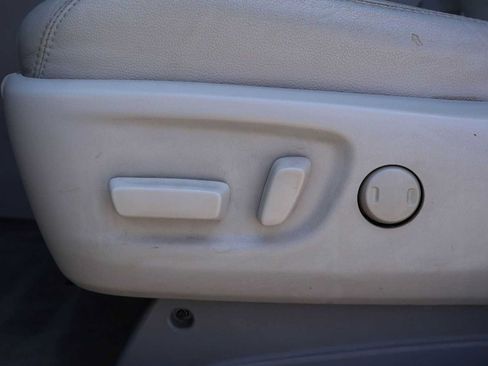 Used 2014 Toyota Sienna XLE FWD image 24