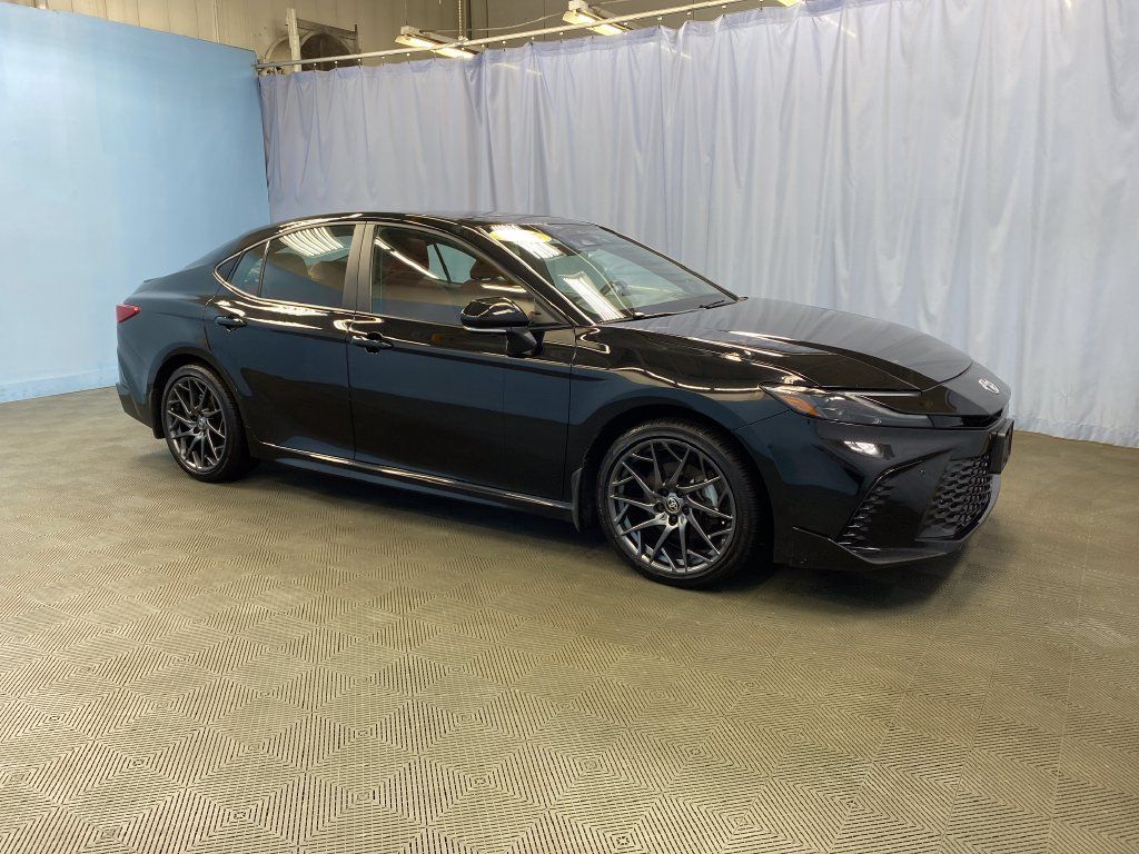 Used 2025 Toyota Camry XSE w/ Premium Plus Package AWD/4WD image 7