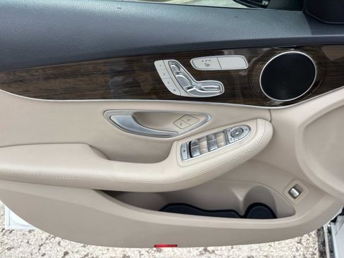 Used 2019 Mercedes-Benz C 300 Sedan image 12