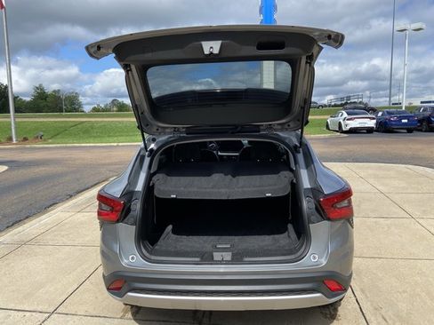 Used 2025 Chevrolet Trax LT w/ LT Convenience Package FWD image 26