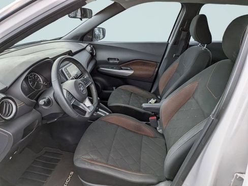 Used 2020 Nissan Kicks SR FWD image 20