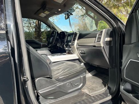 Used 2017 Ford F250 Lariat w/ FX4 Off-Road Package image 16