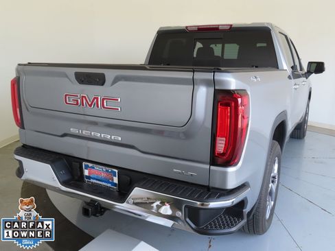 Used 2026 GMC Sierra 1500 SLT image 3