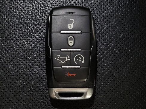 Used 2019 RAM 1500 Laramie RWD image 32