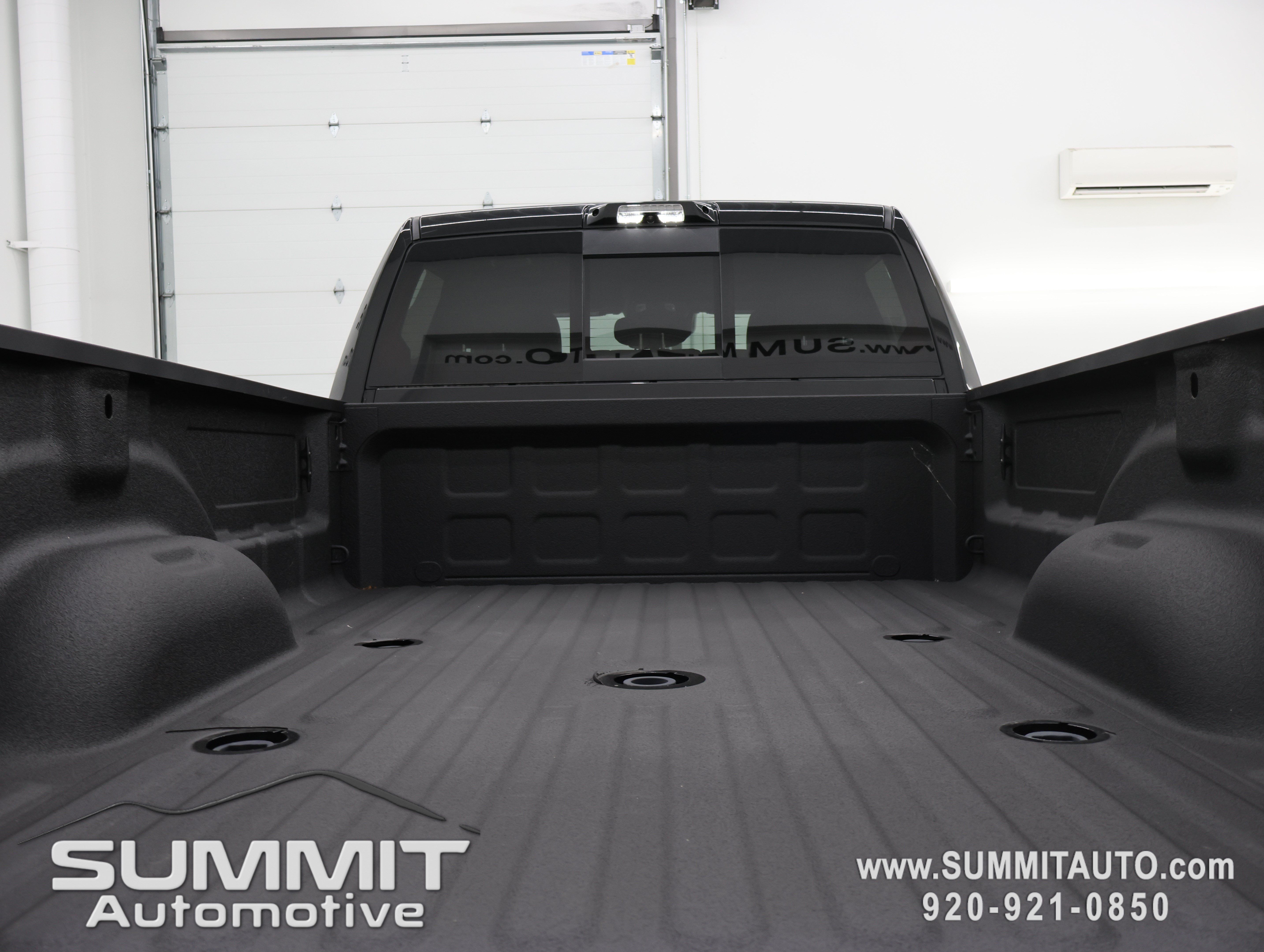 New 2026 RAM 3500 Big Horn AWD/4WD image 32