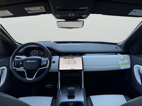 New 2026 Land Rover Discovery Sport Landmark AWD/4WD image 9