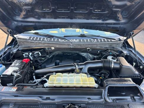 Used 2020 Ford Expedition XLT image 30