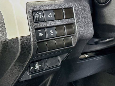 Used 2024 Toyota Tacoma TRD Off-Road AWD/4WD image 15