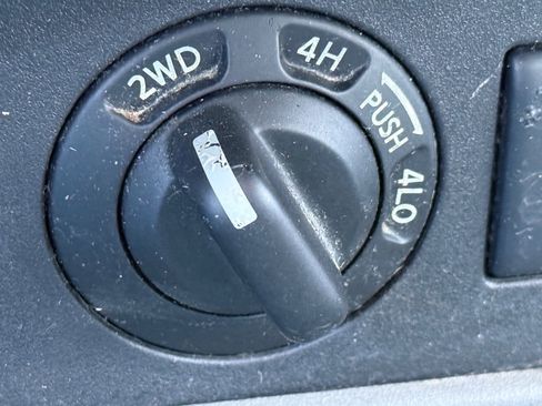 Used 2012 Nissan Frontier S image 16