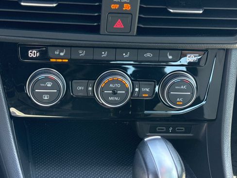 Certified 2021 Volkswagen Jetta R-Line w/ R-Line Cold Weather Package FWD image 34