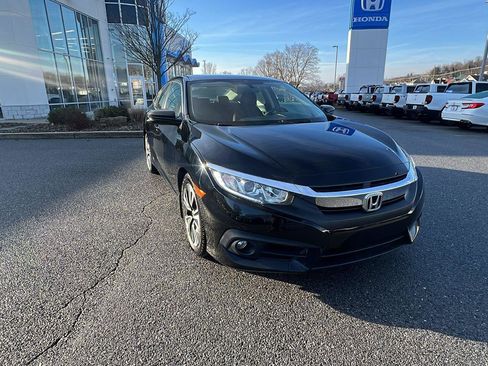 Used 2018 Honda Civic EX-T image 2
