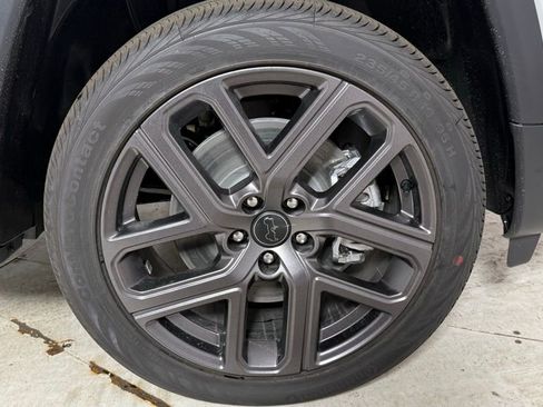 New 2026 Jeep Compass Limited image 9