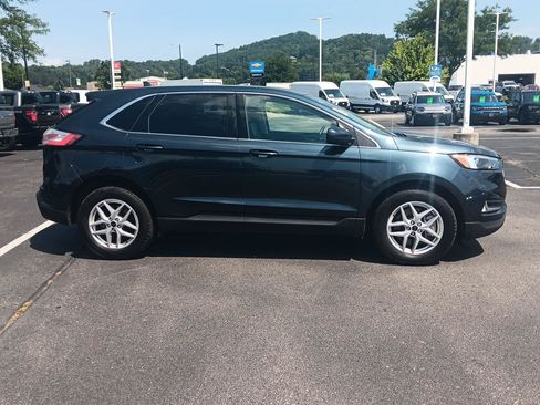 Used 2023 Ford Edge SEL w/ Convenience Package AWD/4WD image 3