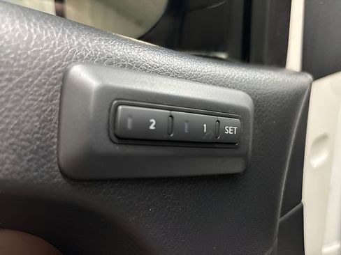 Used 2021 Nissan Titan Platinum Reserve w/ Moonroof Package image 44