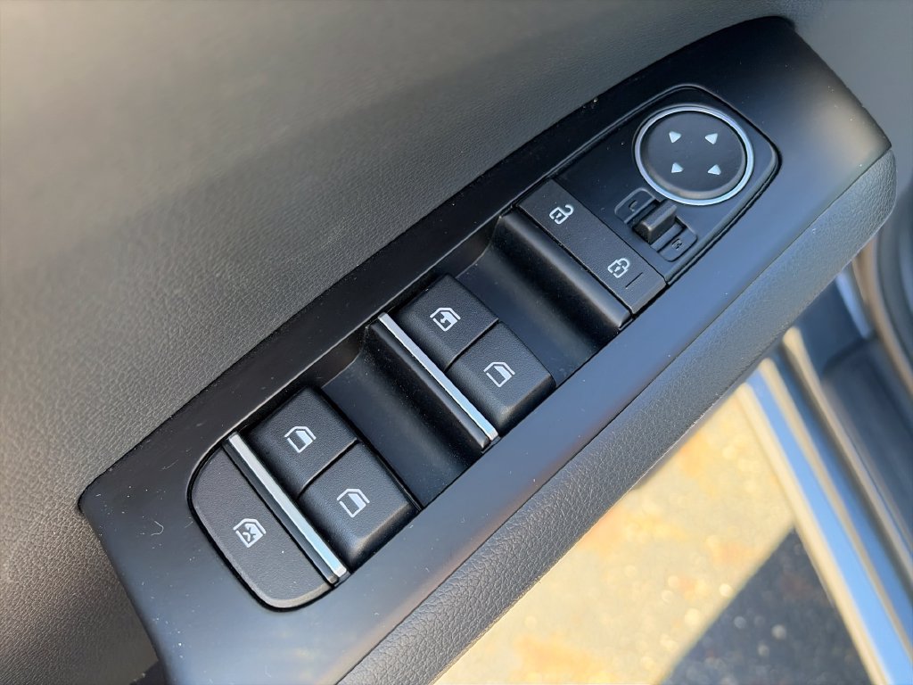 Used 2025 Kia Soul GT-Line w/ GT-Line Technology Package FWD image 17