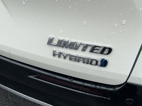 Used 2021 Toyota Sienna Limited image 33