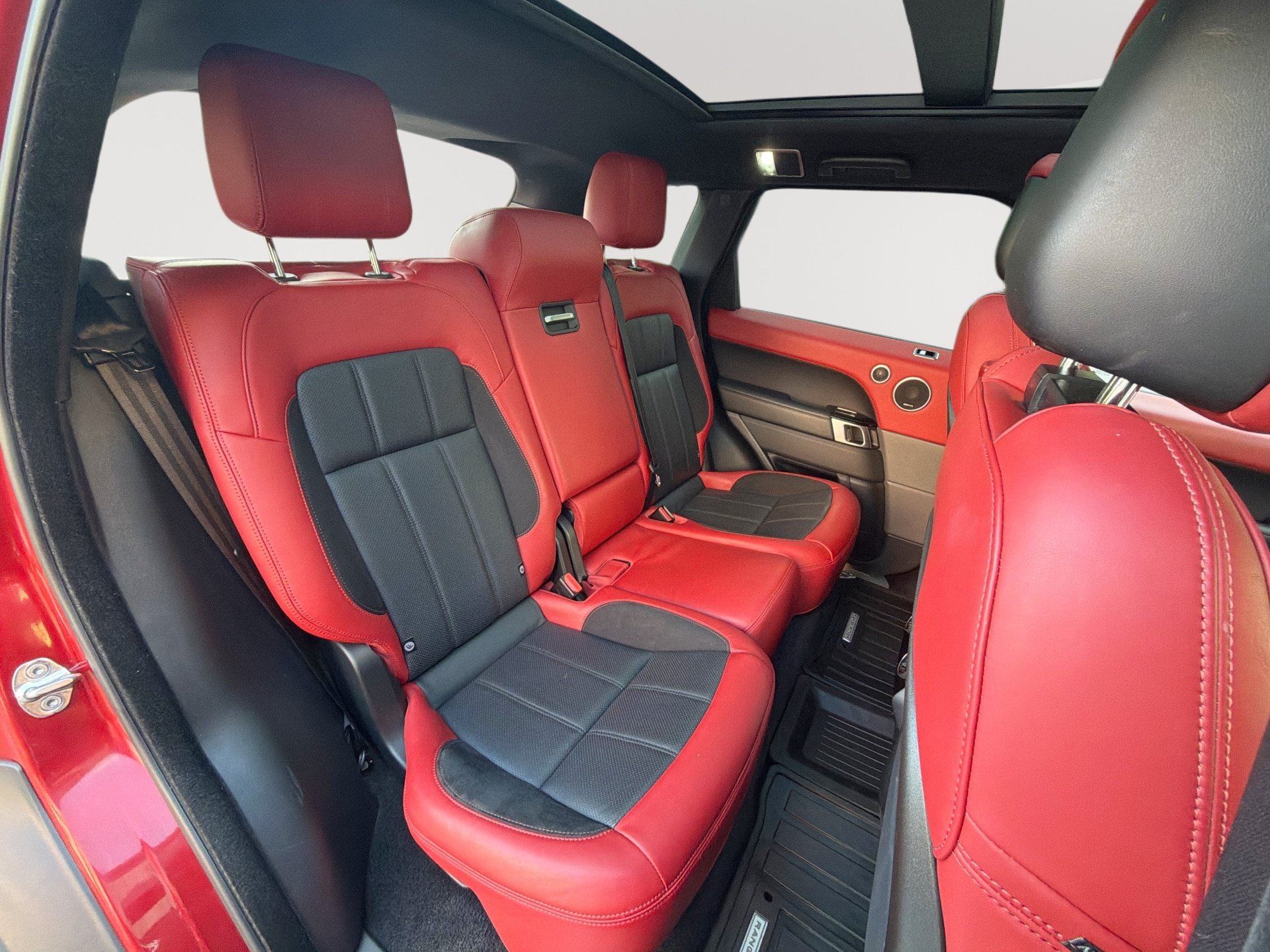 Used 2020 Land Rover Range Rover Sport HST AWD/4WD image 27