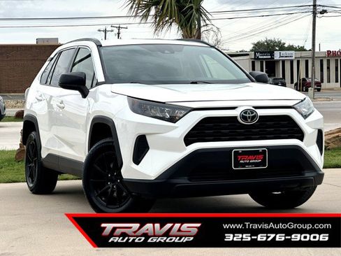 Used 2021 Toyota RAV4 LE FWD image 1