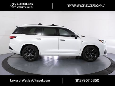 New 2026 Lexus TX 500h AWD image 2