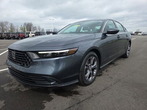 Used 2023 Honda Accord EX image 2