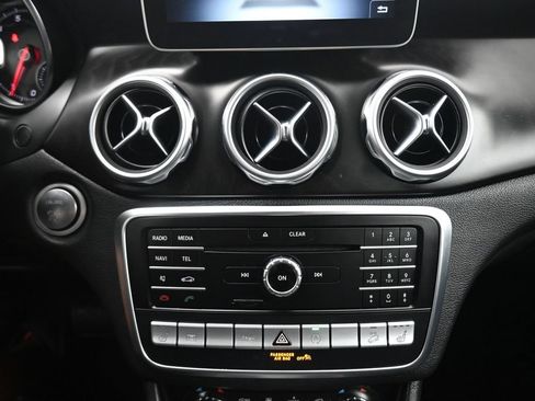 Used 2020 Mercedes-Benz GLA 250 4MATIC image 20