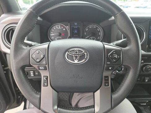 Used 2019 Toyota Tacoma TRD Off-Road AWD/4WD image 20