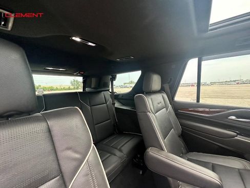 Used 2021 Cadillac Escalade Premium Luxury AWD/4WD image 14