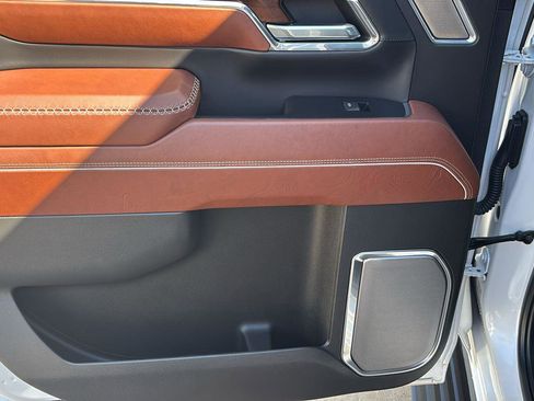 Certified 2024 GMC Sierra 2500 Denali Ultimate image 19