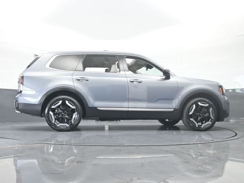 Used 2024 Kia Telluride EX w/ EX Captain's Chair Package image 68