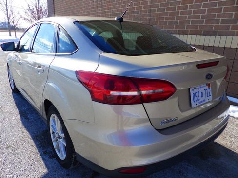 Used 2017 Ford Focus SE image 6